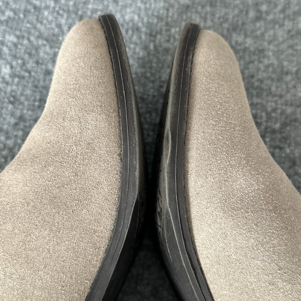 Sktechers Booties Womens 8 Taupe Grey Suede Air Cooled Scalloped Edge Boots - Picture 12 of 16